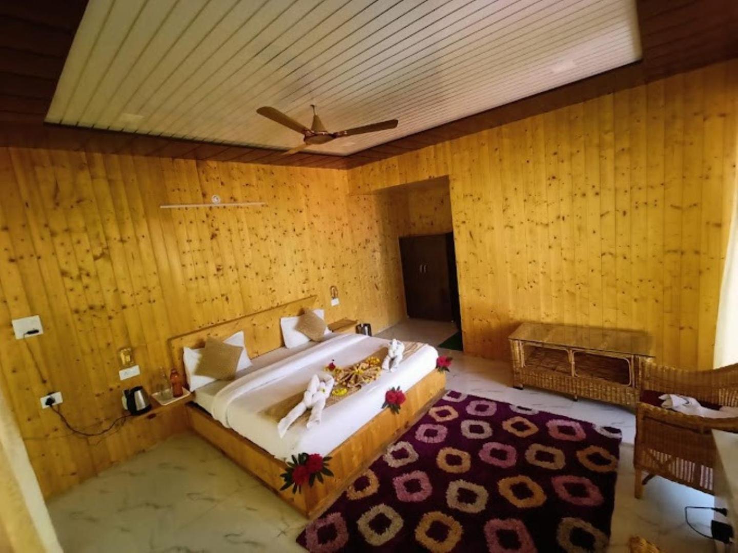 The Village Retreat Resort , Guptkashi Gupta Kāshi Esterno foto